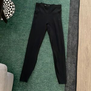 Under Armour petite small leggings black athletic athleisure side pockets